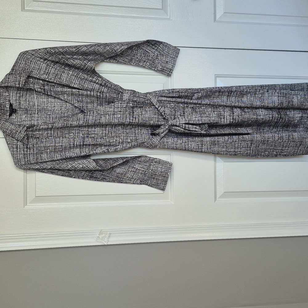 Banana Republic Black and White Patterned Wrap Dress Great Condition